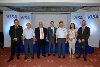 Από αριστερά, ο κ. Piet Lakeman, Senior Manager Διαχείρισης Κινδύνου της Visa Europe, ο κ. Λ. Κασούμης, Πρόεδρος της Visa Hellas και Διευθυντής Καταναλωτικής Πίστεως της Alpha Bank, ο κ. Ν. Καμπανόπουλος, Αντιπρόεδρος & Γενικός Διευθυντής της Visa Europe, Ελλάδα, Βουλγαρία & Κύπρος, ο Ταξίαρχος της ΕΛ. ΑΣ., Γενική Αστυνομική Διεύθυνση Θεσσαλονίκης, κ. Παρασκευάς Μαραπίδης, η κα. Ozlem Aktas, ειδική ερευνήτρια σε θέματα απάτης της αστυνομίας της Ολλανδίας και ο κ. Dave O’Reilly, αναλυτής οικονομικών ηλεκτρονικών εγκλημάτων του Κέντρου Ερευνών Ηλεκτρονικού Εγκλήματος του Πανεπιστημίου του Δουβλίνου